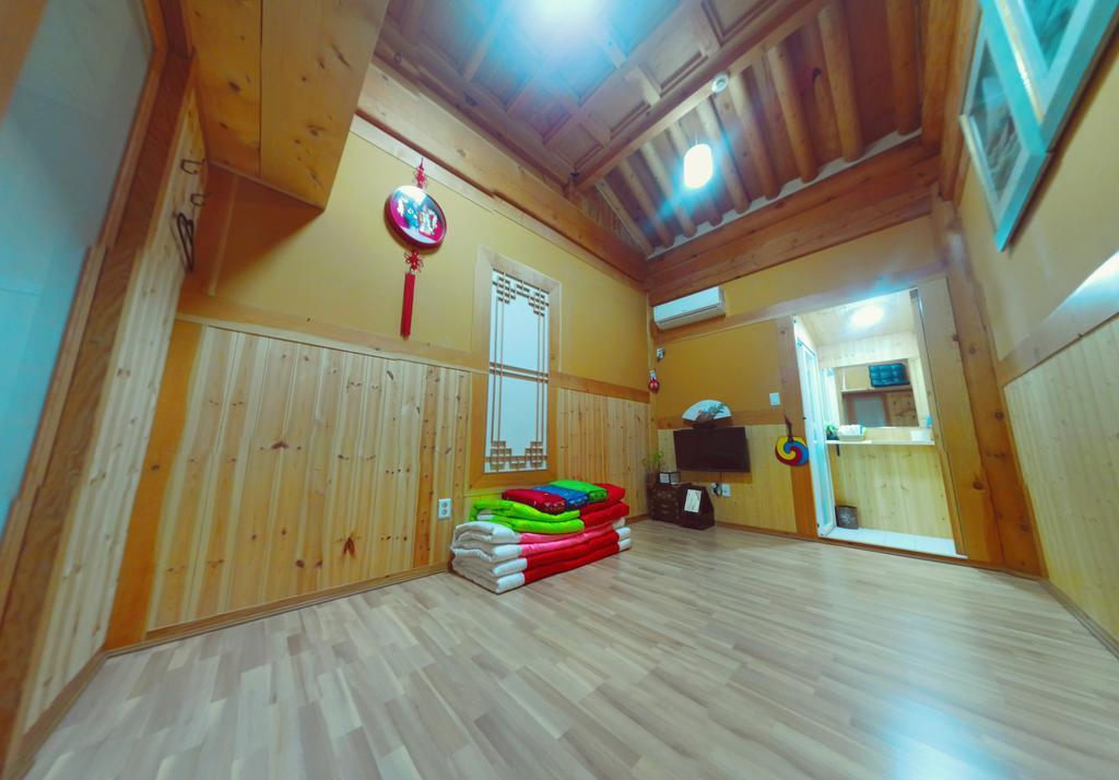Hanok Guesthouse Jangsoo Jeonju Room photo